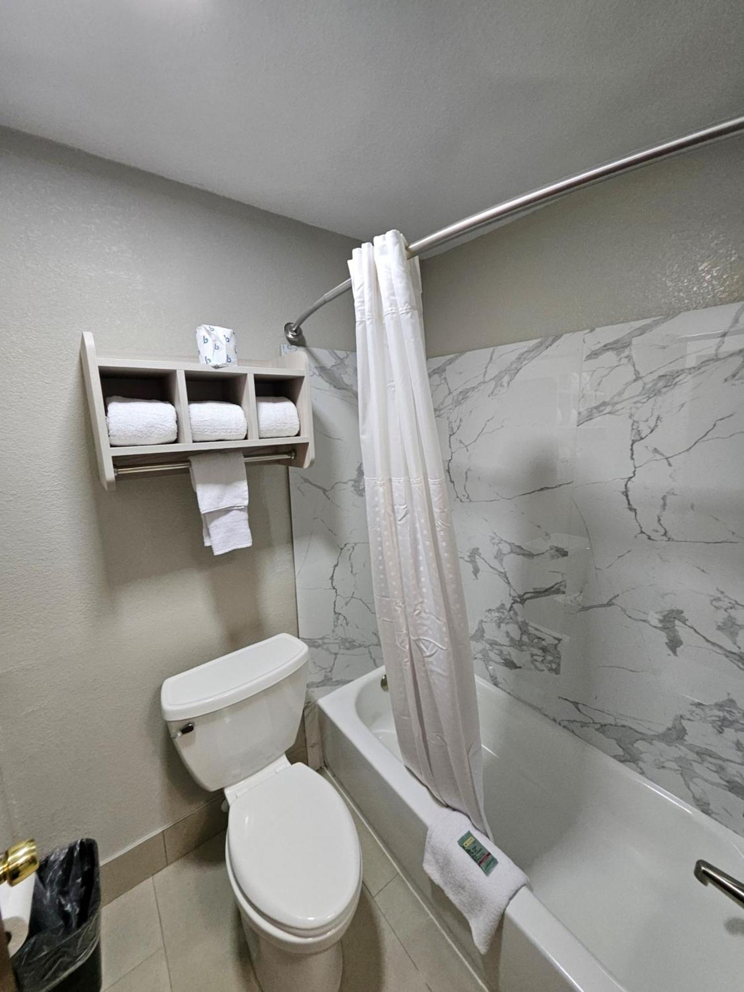 Hotel Western Wichita North Park 3*